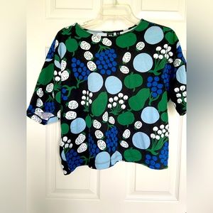 LIMITED EDITION!!!!! UNIQLO X MARIMEKKO CHERRY BLOSSOM CROP T SHIRT
